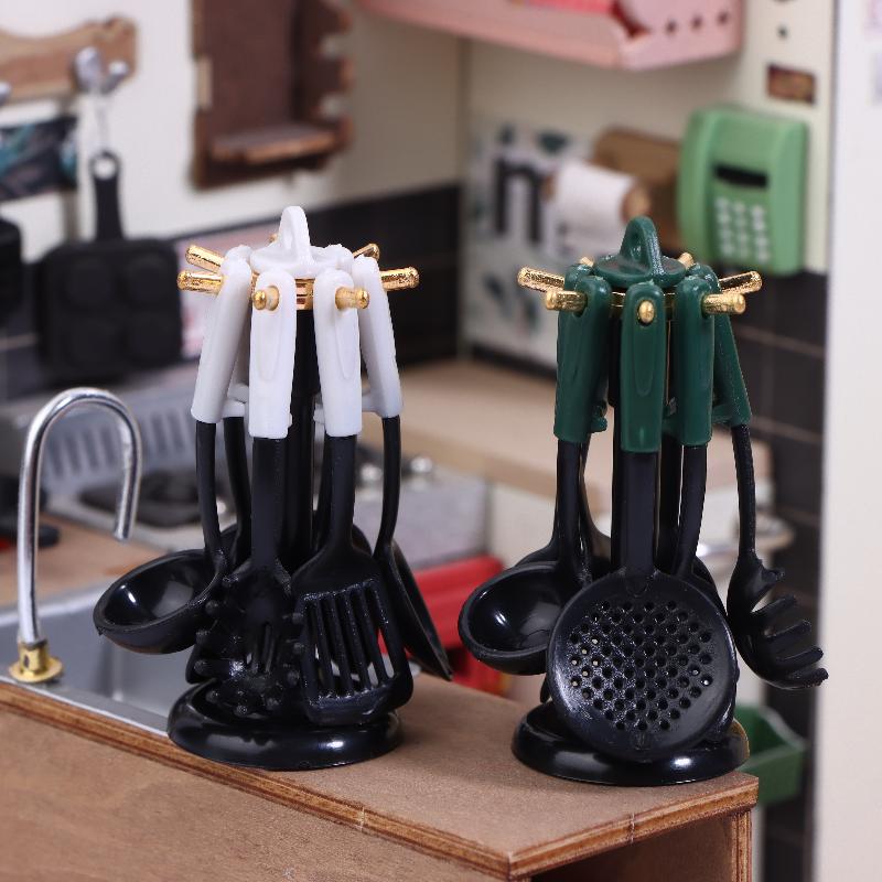 Kitchen Gadgets Under 100 - 1 مجموعة دمية مصغرة قابلة للتعليق