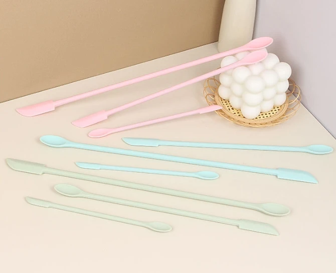 ملعقة سيليكون مقاومة للحرارة ب - مراجعة Kitchen Gadgets Under 100 وسعره